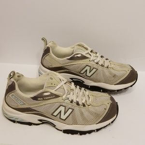 New Balance 67 Allterrain Womens Shoes 